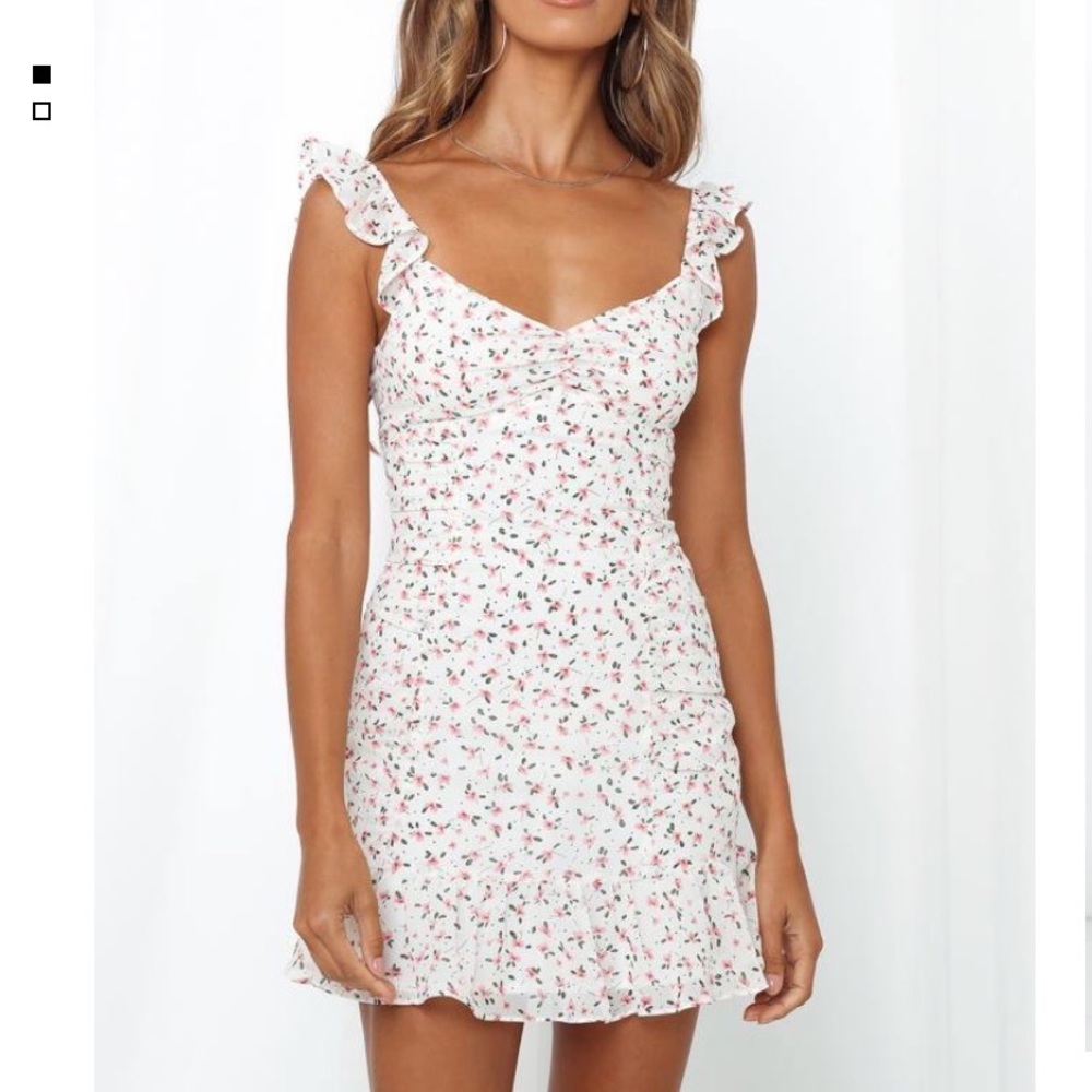 Hello molly ‘keep on running dress white’ size M